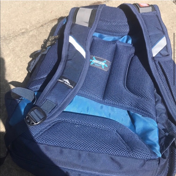 Backpack - Picture 2 of 6